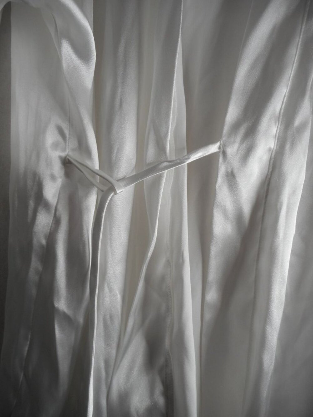 White Satiny Bride Robe Lingerie Sz M/L tie close - Picture 2 of 5